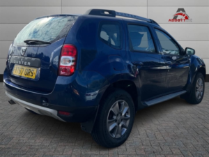 2017 Dacia Duster 1.5 Laureate Dci 110 4x4 in Blue — image 6