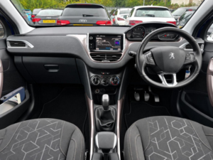 2014 Peugeot 2008 1.6 E-Hdi Active Euro 5 (s/s) 5dr in Blue — image 3