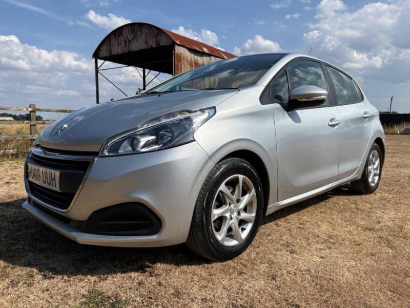 2018 Peugeot 208 1.2 Puretech Active Euro 6 (s/s) 5dr in Silver — image 1