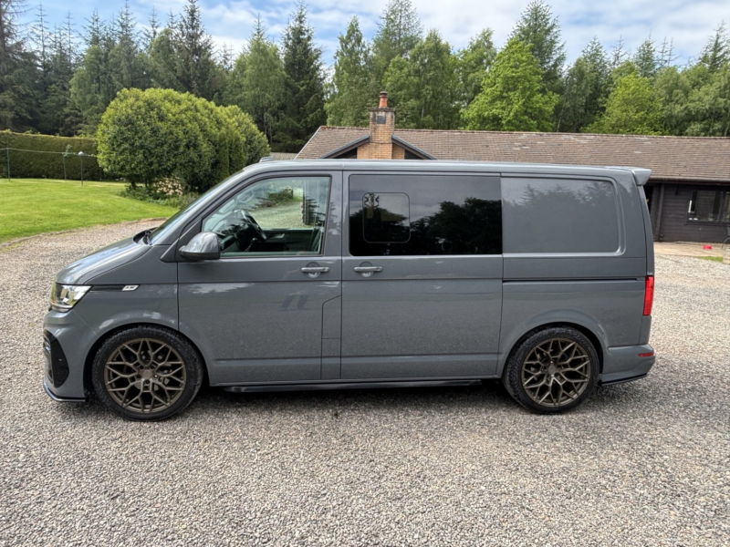 2023 Volkswagen Transporter Leighton Crewvan Highline in Grey — image 1