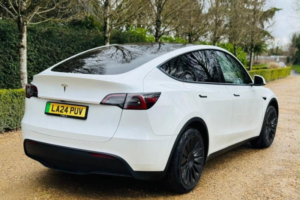 2024 Tesla Model Y Auto Rwd 5dr in White — image 3