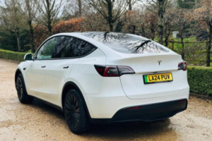 2024 Tesla Model Y Auto Rwd 5dr in White — image 4