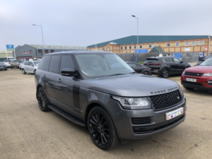 2015 Land Rover Range Rover 4.4 Sd V8 Vogue Se in Grey — image 2