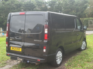 2021 Renault Trafic 2.0 Sl28 Energy Dci 120 Sport My21 in Black — image 4