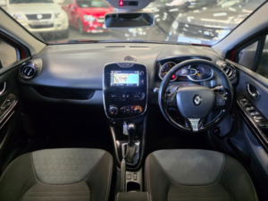 2014 Renault Clio 1.5 Dynamique S Medianav Dci 90 Edc Auto in Red — image 2