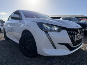2020 Peugeot 208 1.2 Puretech Allure in White — image 3