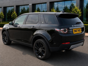2017 Land Rover Discovery Sport 2.0 Td4 Hse Luxury Auto 4WD Euro 6 (s/s) 5dr in Black — image 6