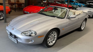 2000 Jaguar Xkr 4.0 Supercharged in Silver — image 4
