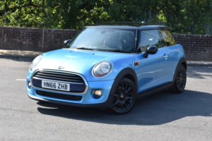2016 MINI Hatch 1.5 Cooper 3-Door Hatch in Blue — image 3