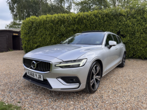 2018 Volvo V60 2.0 Inscription Pro D3 in Silver — image 4