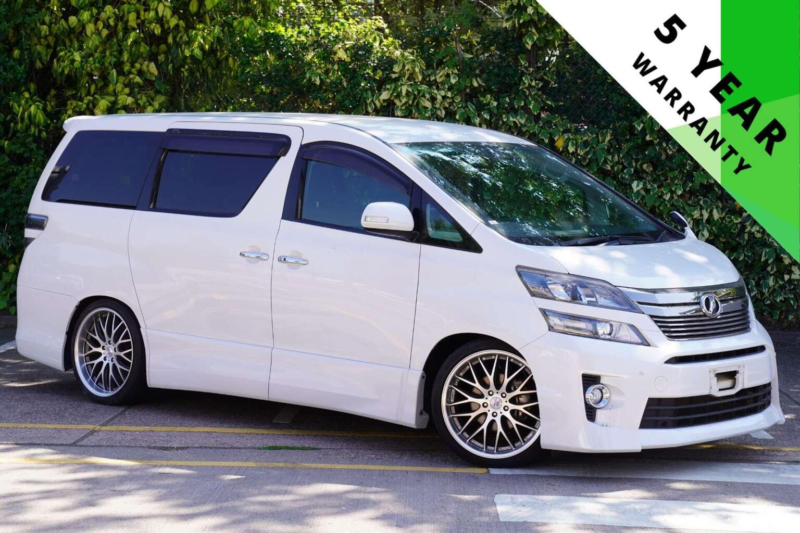 2013 Toyota Vellfire 2.4 Z 5dr 7 Seats in White — image 1
