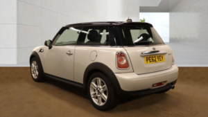 2012 MINI Hatch 1.6 Cooper Euro 5 (s/s) 3dr in Silver — image 3