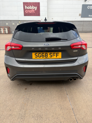 2018 Ford Focus 1.0t Ecoboost St-Line Hatchback 5dr Petrol Manual Euro 6 (s/s) (125 Ps) in Grey — image 4