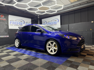 2013 Ford Focus 2.0 T Ecoboost St-2 in Blue — image 3