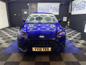 2013 Ford Focus 2.0 T Ecoboost St-2 in Blue — image 4