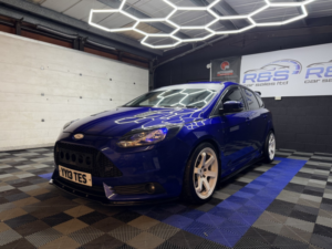 2013 Ford Focus 2.0 T Ecoboost St-2 in Blue — image 5
