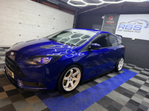 2013 Ford Focus 2.0 T Ecoboost St-2 in Blue — image 6
