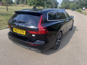 2022 Volvo V60 2.0 Inscription T6 AWD (350 Hp) Auto in Black — image 3