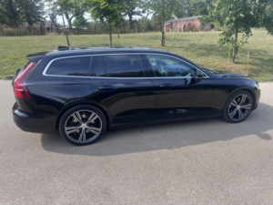 2022 Volvo V60 2.0 Inscription T6 AWD (350 Hp) Auto in Black — image 4