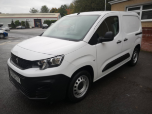 2023 Peugeot Partner 1.5 Partner Standard 1000 Professional Premium+ Bhdi 100 S&s Manual in White — image 2