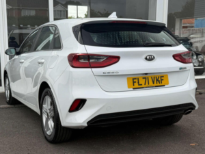 2021 Kia Ceed 1.6 Crdi Mhev 2 Nav Euro 6 (s/s) 5dr in White — image 2