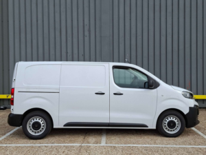 2024 Peugeot Expert E- 75kwh Professional Standard Panel Van 6dr Electric Auto Mwb (11kw Charger) (136 Ps) in White — image 5