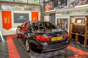 2016 BMW 5 Series 2.0 520d M Sport Auto Euro 6 (s/s) 4dr in Black — image 4