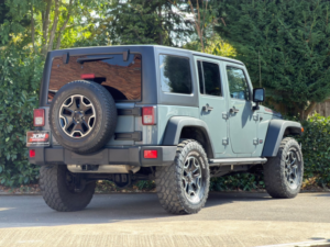 2013 Jeep Wrangler 3.6l Rubicon 10th Anniversary Edition in Grey — image 5
