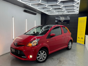 2013 Toyota Aygo 1.0 Vvt-I Mode in Multicolour — image 6