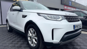 2017 Land Rover Discovery 2.0 Sd4 Se Auto 4WD Euro 6 (s/s) 5dr in White — image 2