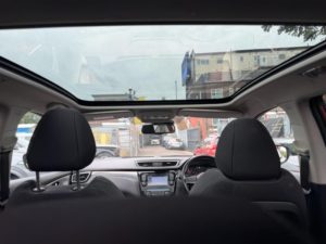2017 Nissan Qashqai 1.2 Dig-T N-Connecta Euro 6 (s/s) 5dr in Red — image 2