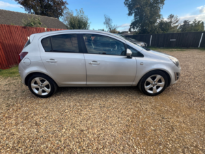 2013 Vauxhall Corsa 1.2 16v Sxi Hatchback 5dr Petrol Manual Euro 5 (a/c) (85 Ps) in Silver — image 5