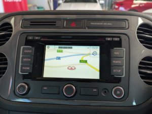 2015 Volkswagen Tiguan 1.4 Tsi Match 4motion. Only 1 Owner. Immaculate Car. Very Low Miles. Sat Nav. 11 Services. in Grey — image 2