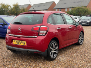 2016 Citroen C3 1.2 Puretech Platinum Etg6 Euro 6 (s/s) 5dr in Red — image 5