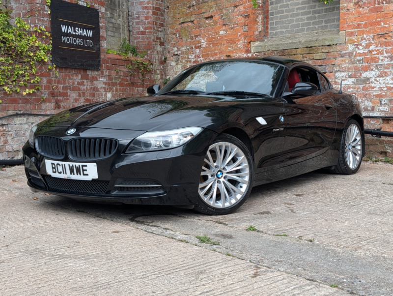 2011 BMW Z4 3.0 Z4 Sdrive30i Roadster in Black — image 1
