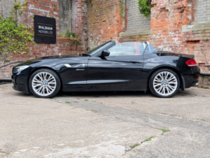 2011 BMW Z4 3.0 Z4 Sdrive30i Roadster in Black — image 6