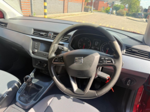 2018 SEAT Arona 1.6 Tdi Se Euro 6 (s/s) 5dr in Red — image 3