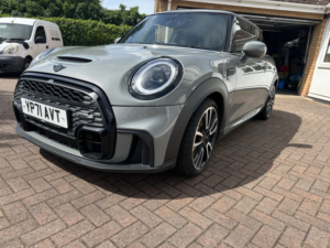 2021 MINI Hatch 2.0 3-Door Hatch Cooper S Sport in Grey — image 2
