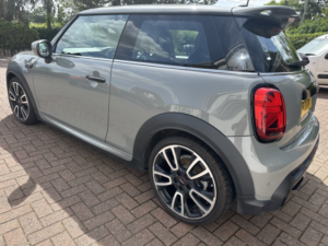 2021 MINI Hatch 2.0 3-Door Hatch Cooper S Sport in Grey — image 6