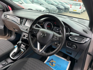 2017 Vauxhall Astra 1.4i Turbo Sri Sports Tourer Auto Euro 6 (s/s) 5dr in Grey — image 3