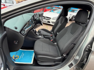 2017 Vauxhall Astra 1.4i Turbo Sri Sports Tourer Auto Euro 6 (s/s) 5dr in Grey — image 4