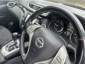 2014 Nissan Qashqai 1.6 Dci Acenta Premium in Beige — image 3