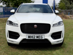 2017 Jaguar F-Pace 2.0 D180 R-Sport Auto AWD Euro 6 (s/s) 5dr in White — image 5