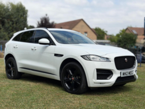 2017 Jaguar F-Pace 2.0 D180 R-Sport Auto AWD Euro 6 (s/s) 5dr in White — image 6