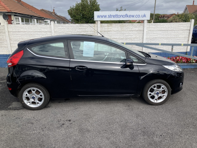 2012 Ford Fiesta 1.3 Zetec in Black — image 1