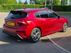 2020 Ford Focus 1.0 Focus St-Line 5dr in Red — image 3