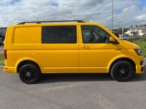 2016 Volkswagen Transporter 2.0 Tdi T32 Bluemotion Tech Startline Fwd Swb Euro 6 (s/s) 5dr in Yellow — image 2