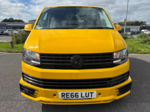 2016 Volkswagen Transporter 2.0 Tdi T32 Bluemotion Tech Startline Fwd Swb Euro 6 (s/s) 5dr in Yellow — image 3