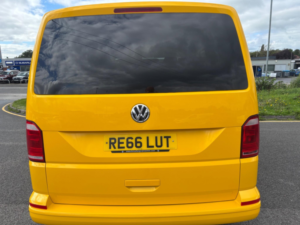 2016 Volkswagen Transporter 2.0 Tdi T32 Bluemotion Tech Startline Fwd Swb Euro 6 (s/s) 5dr in Yellow — image 5