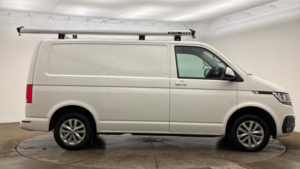 2022 Volkswagen Transporter 2.0 Tdi T28 Highline in White — image 3